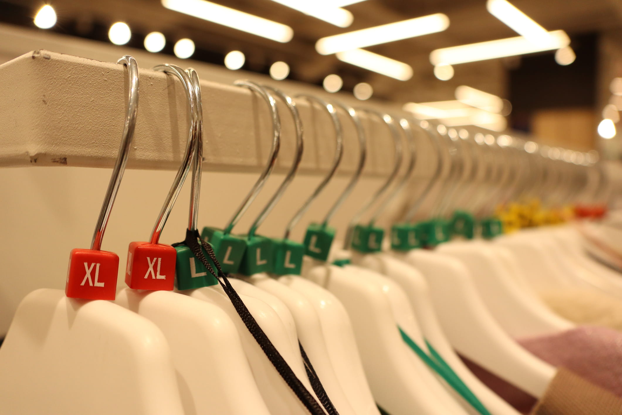 size tags clothing hangers
