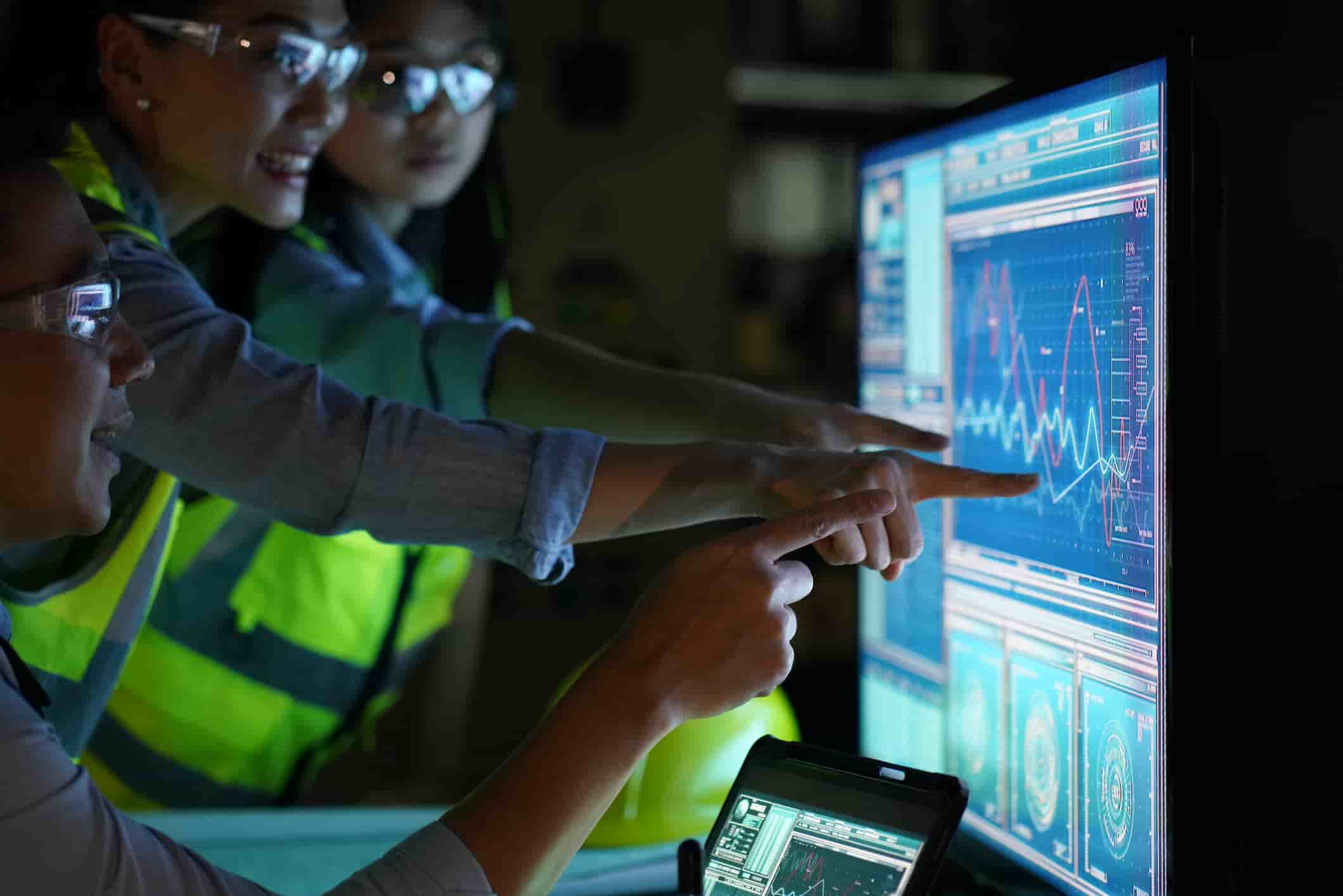 Group of Engineers interpretation using advanced analytics and machine learning